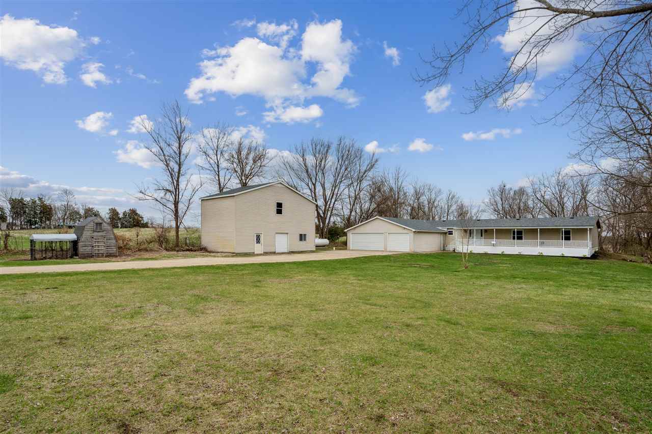 1668 180th Street Nichols IA 52766