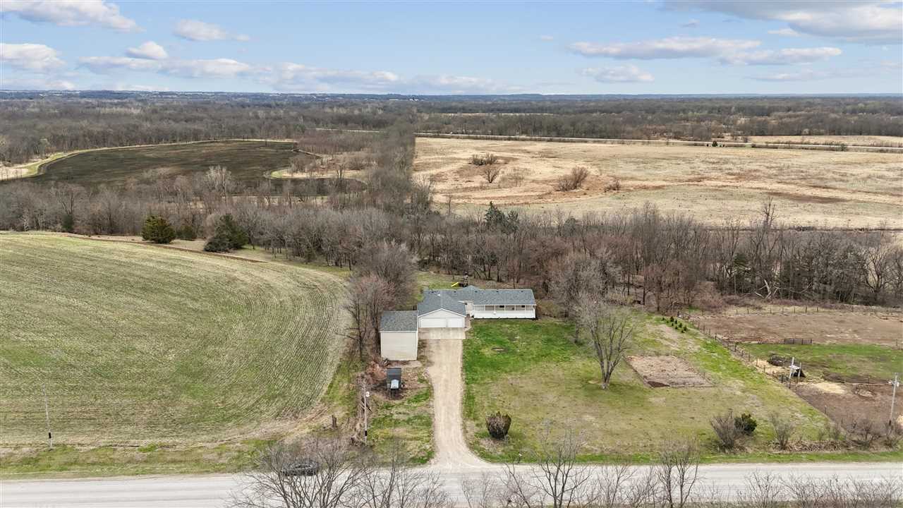 1668 180th Street Nichols IA 52766
