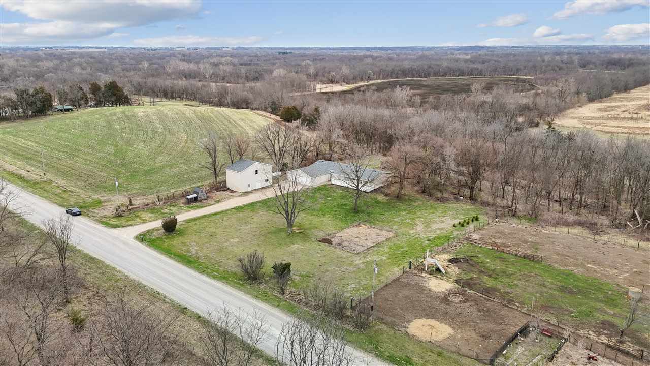 1668 180th Street Nichols IA 52766
