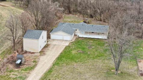 1668 180th Street Nichols IA 52766