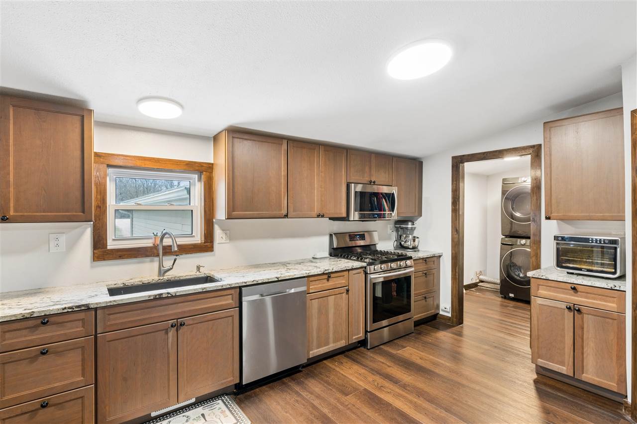 1668 180th Street Nichols IA 52766