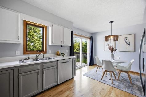 30 Prairie Ridge Court North Liberty IA 52317
