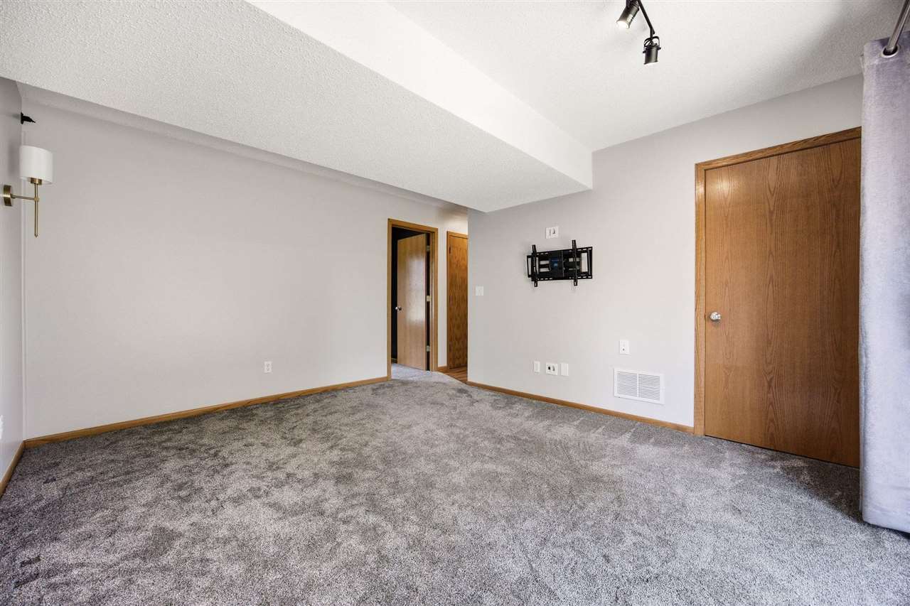30 Prairie Ridge Court North Liberty IA 52317