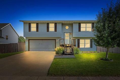 30 Prairie Ridge Court North Liberty IA 52317