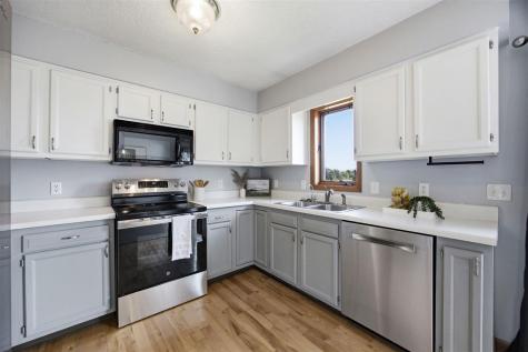 30 Prairie Ridge Court North Liberty IA 52317