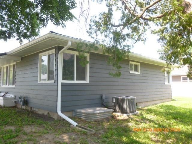 201 E Ross Street Toledo IA 52342