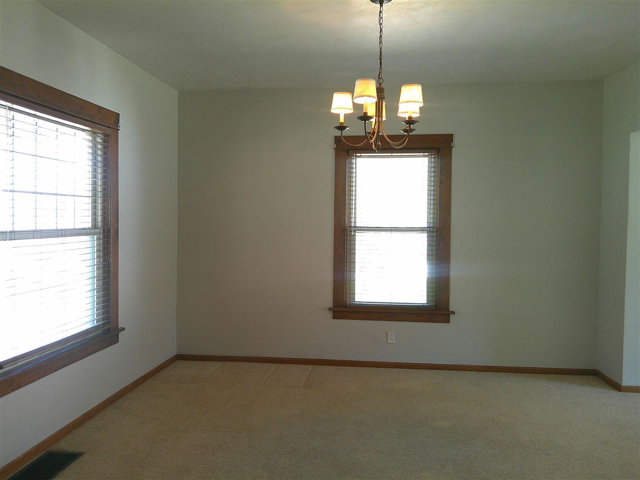 618 Washington Street Victor IA 52347