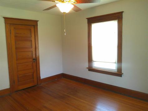 618 Washington Street Victor IA 52347