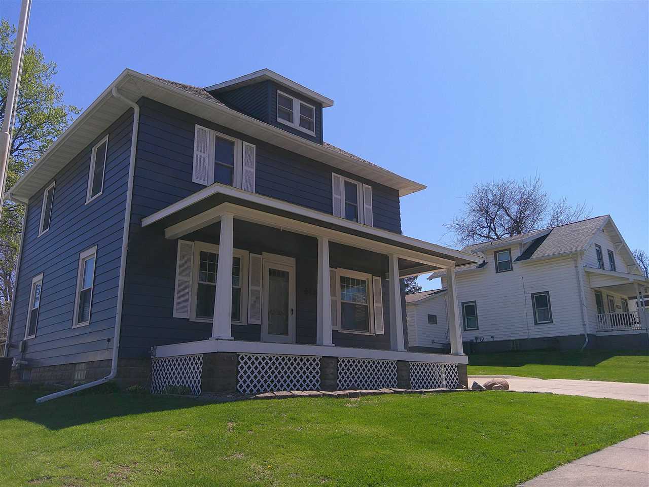 618 Washington Street Victor IA 52347