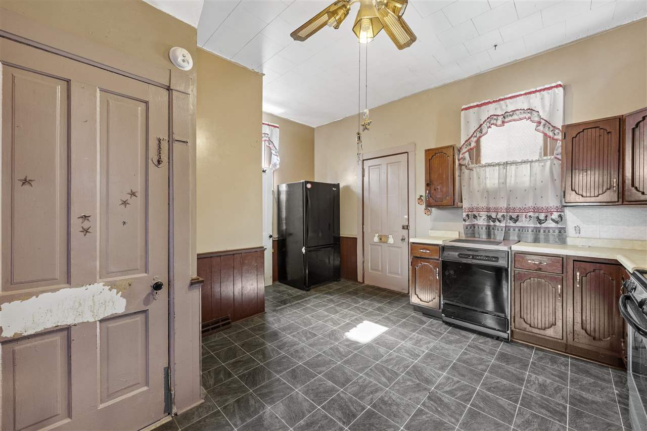 910 Meridian Street Tipton IA 52772