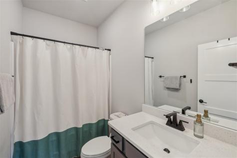 1310 E Gable Way Tiffin IA 52340