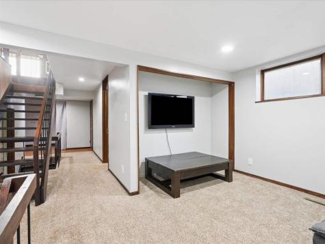 1980 Valley View Drive NE North Liberty IA 52317