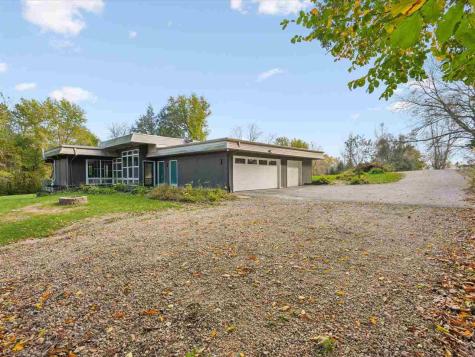 1980 Valley View Drive NE North Liberty IA 52317
