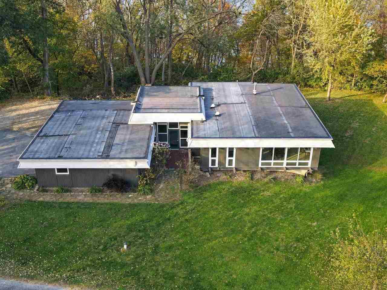 1980 Valley View Drive NE North Liberty IA 52317