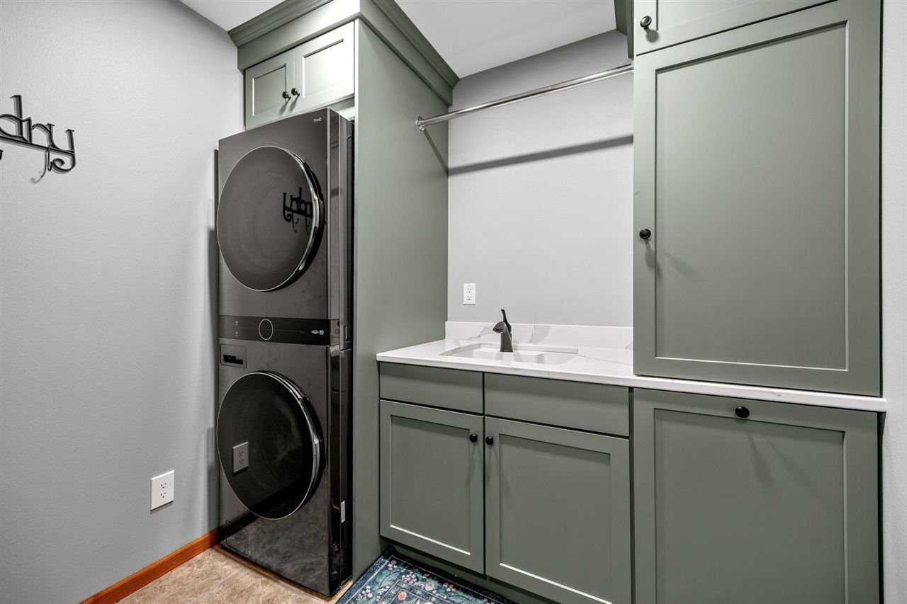 741 Arlington Drive Iowa City IA 52245