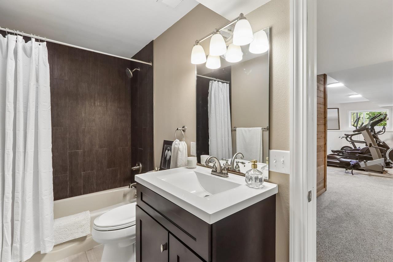 19 Cherry Lane NE Iowa City IA 52240