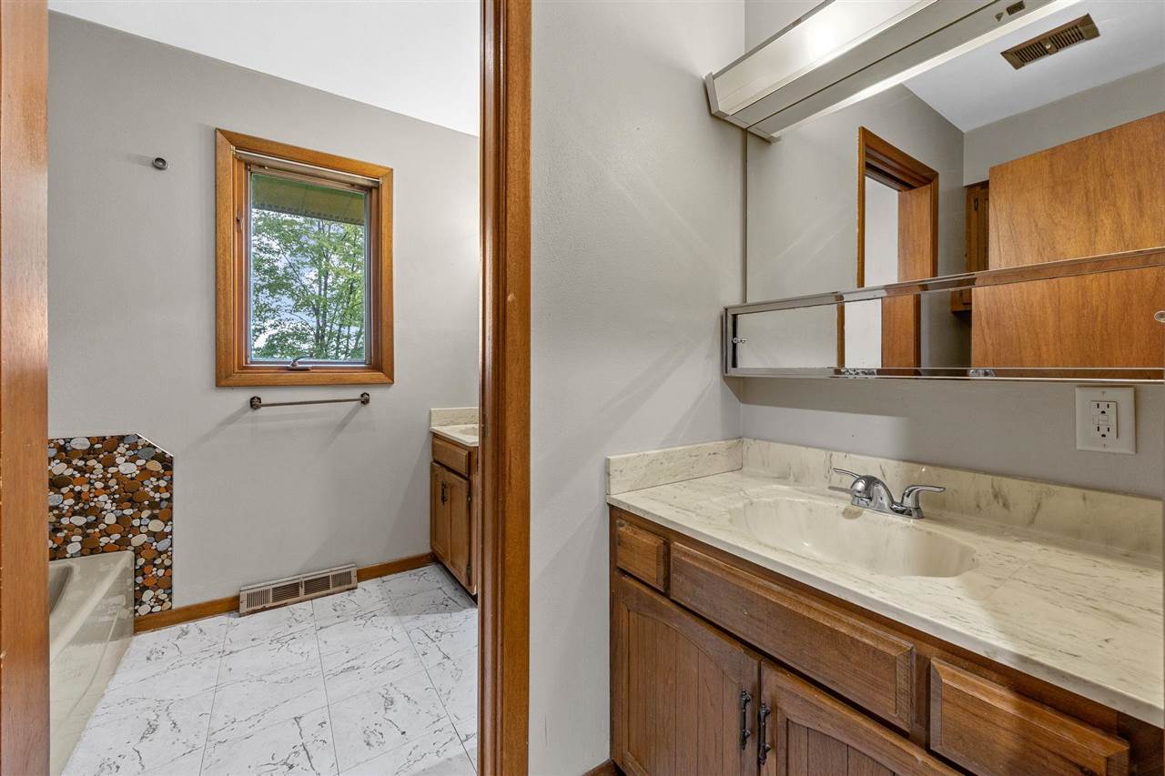 1257 Slothower Iowa City IA 52246