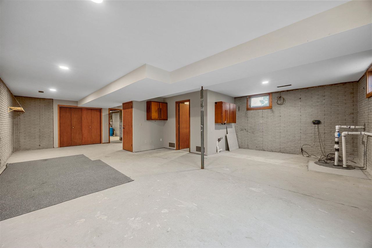 1257 Slothower Iowa City IA 52246