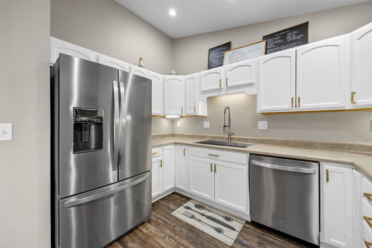104 Kleopfer Avenue Riverside IA 52327