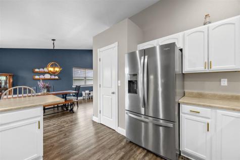104 Kleopfer Avenue Riverside IA 52327