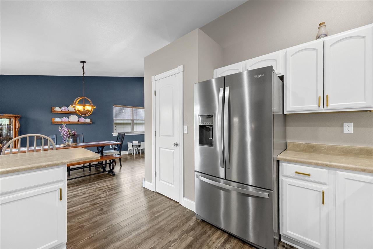 104 Kleopfer Avenue Riverside IA 52327