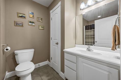 104 Kleopfer Avenue Riverside IA 52327