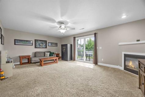 104 Kleopfer Avenue Riverside IA 52327