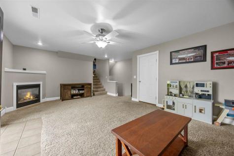 104 Kleopfer Avenue Riverside IA 52327