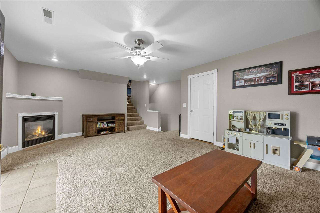104 Kleopfer Avenue Riverside IA 52327