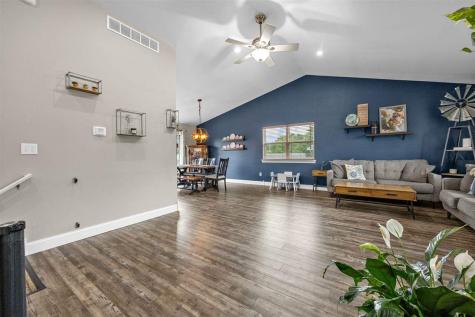104 Kleopfer Avenue Riverside IA 52327