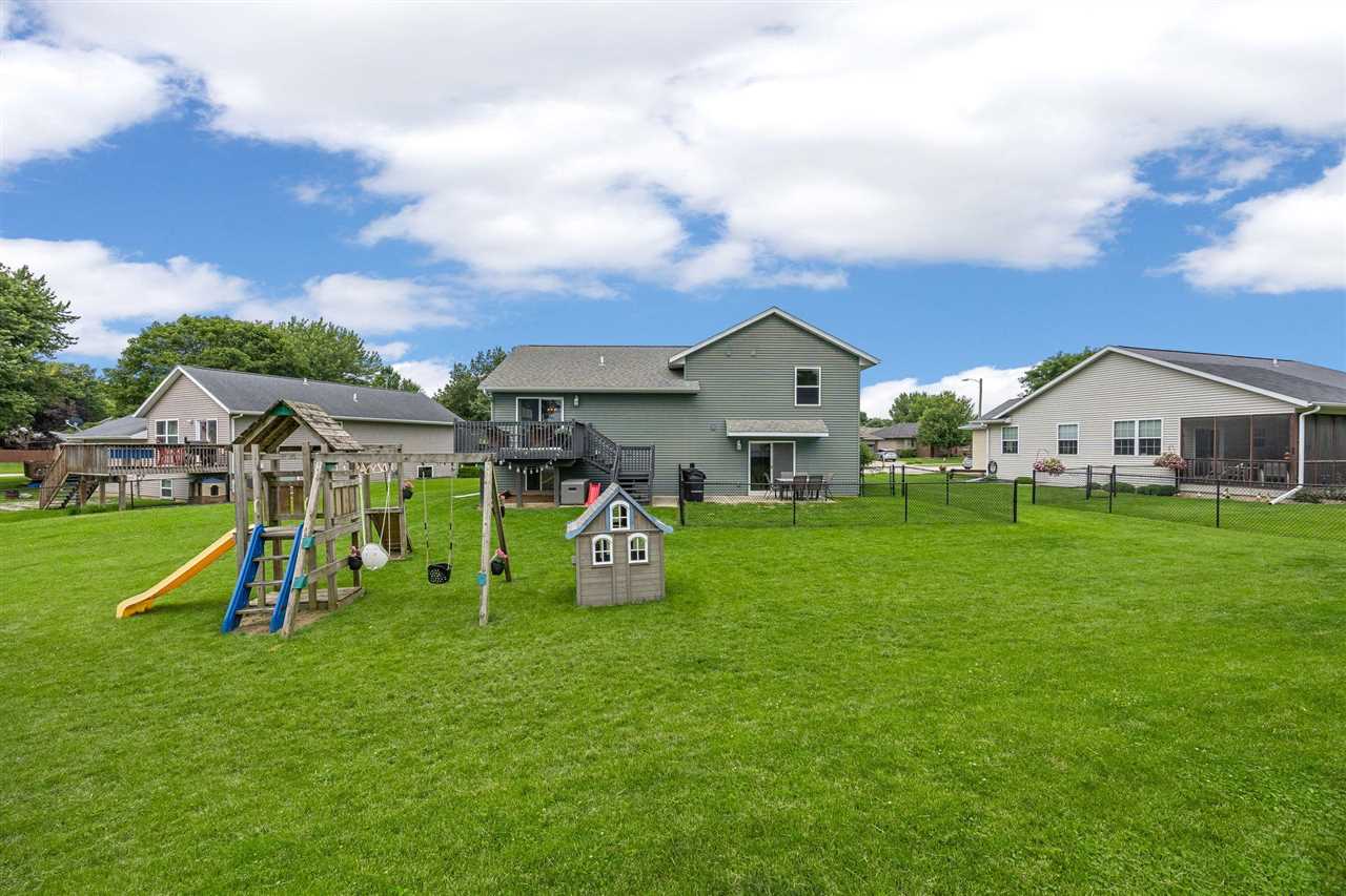 104 Kleopfer Avenue Riverside IA 52327