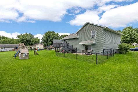 104 Kleopfer Avenue Riverside IA 52327