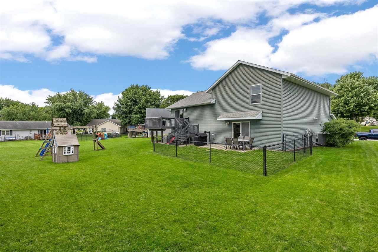 104 Kleopfer Avenue Riverside IA 52327