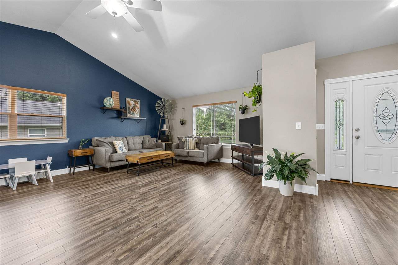 104 Kleopfer Avenue Riverside IA 52327