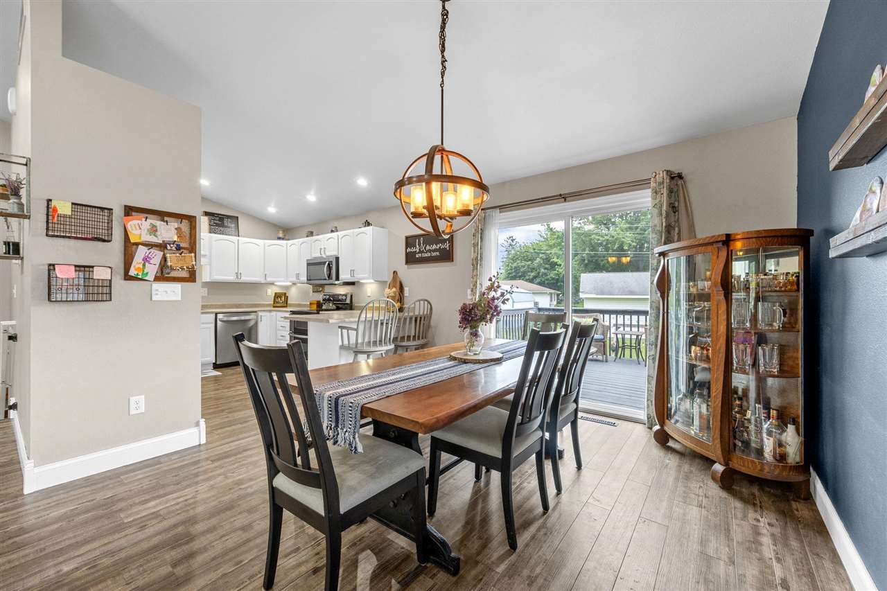 104 Kleopfer Avenue Riverside IA 52327