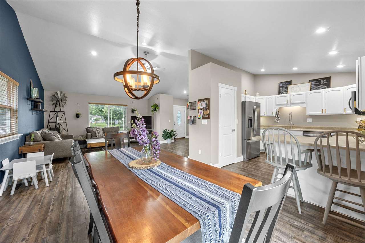 104 Kleopfer Avenue Riverside IA 52327