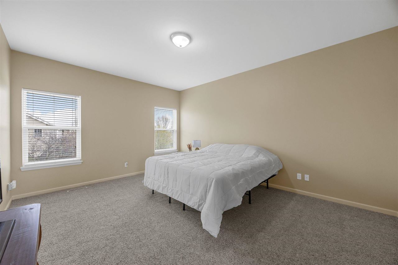 2424 Radcliffe Drive SW Cedar Rapids IA 52404