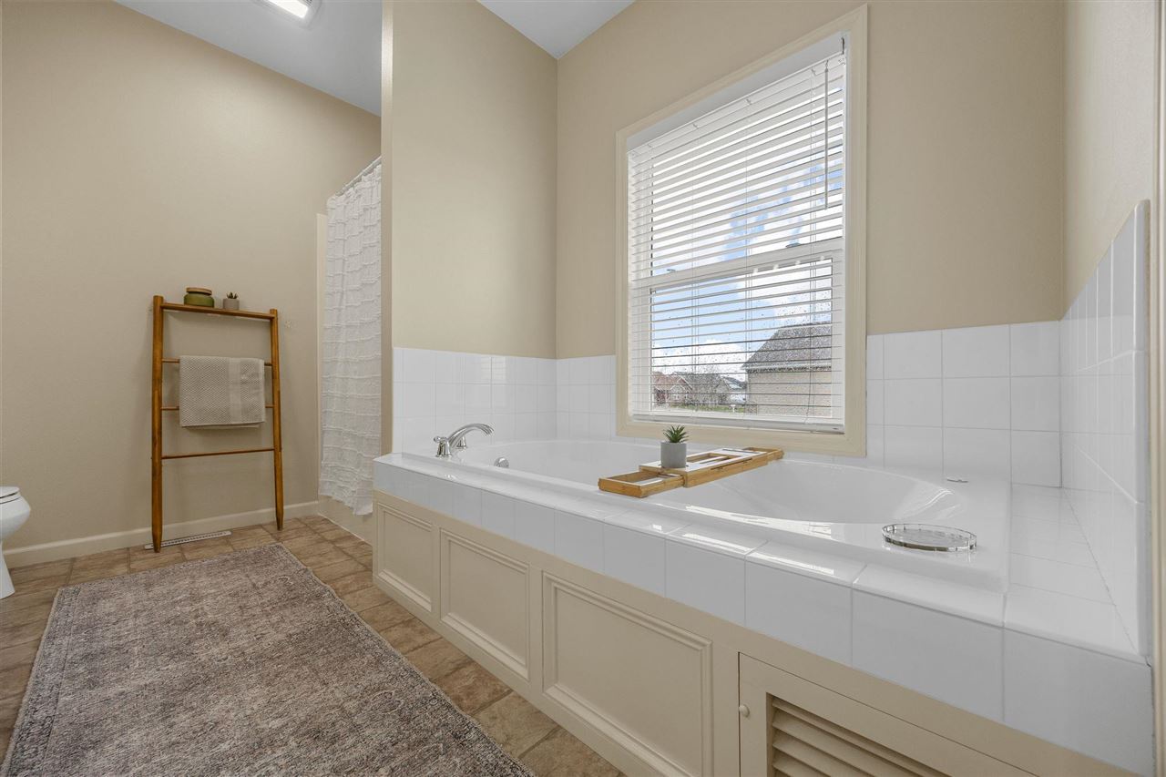 2424 Radcliffe Drive SW Cedar Rapids IA 52404