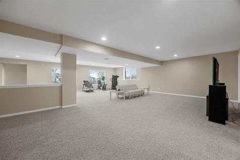 2424 Radcliffe Drive SW Cedar Rapids IA 52404