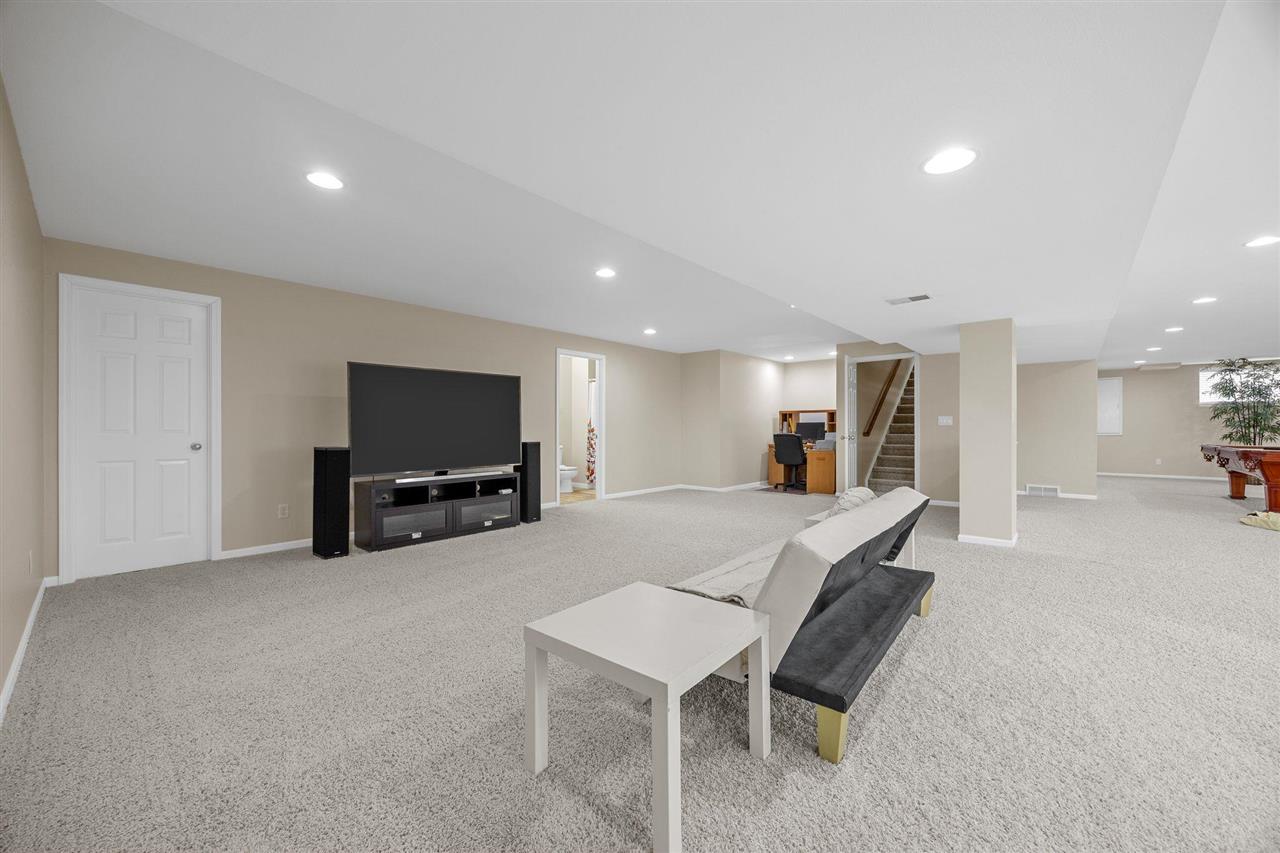 2424 Radcliffe Drive SW Cedar Rapids IA 52404