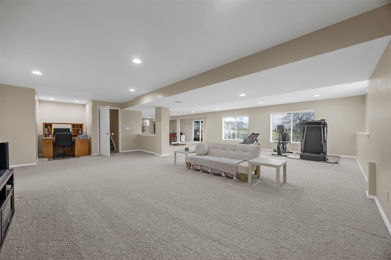 2424 Radcliffe Drive SW Cedar Rapids IA 52404