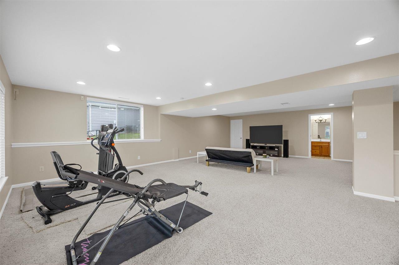 2424 Radcliffe Drive SW Cedar Rapids IA 52404