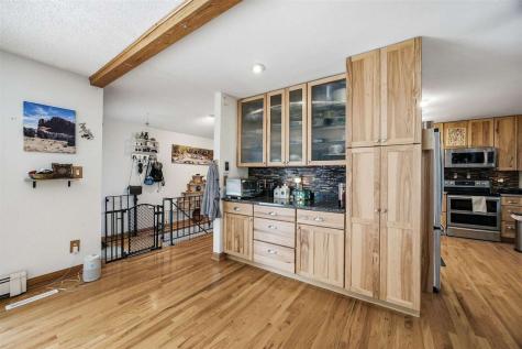 324 Lake View Dr NE Solon IA 52333