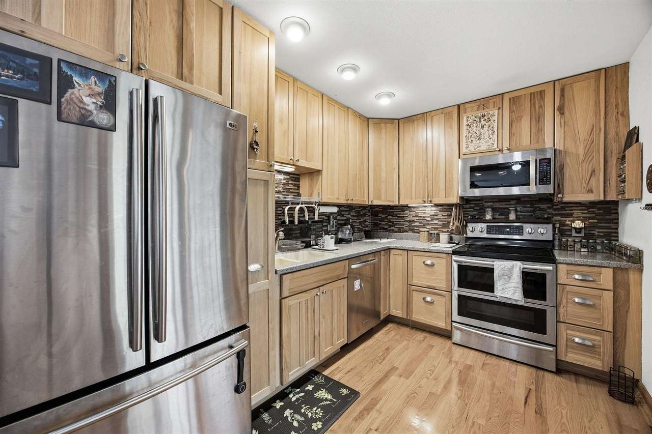 324 Lake View Dr NE Solon IA 52333