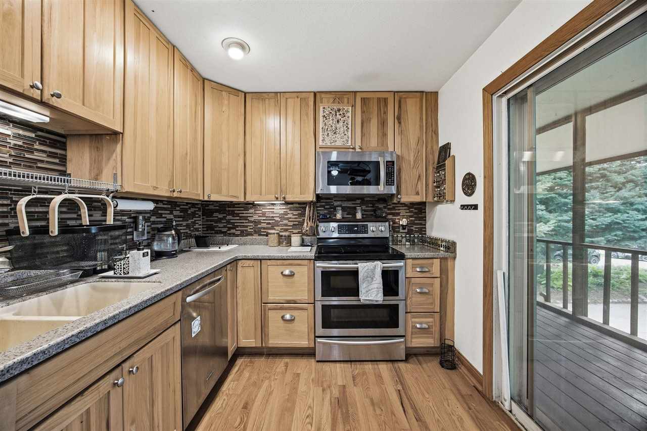 324 Lake View Dr NE Solon IA 52333