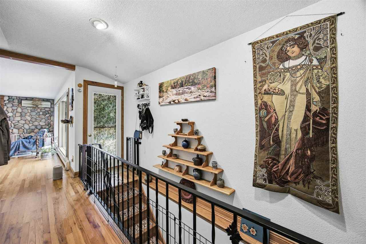 324 Lake View Dr NE Solon IA 52333
