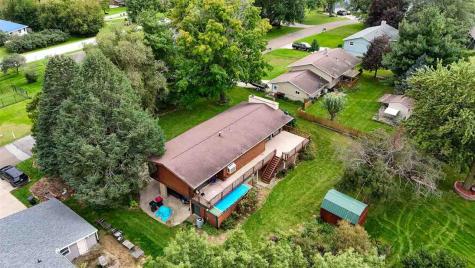 324 Lake View Dr NE Solon IA 52333