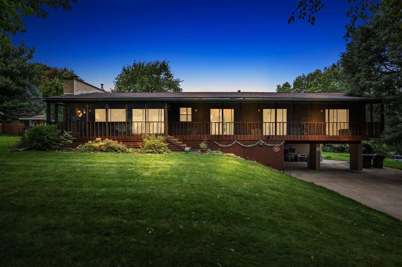324 Lake View Dr NE Solon IA 52333