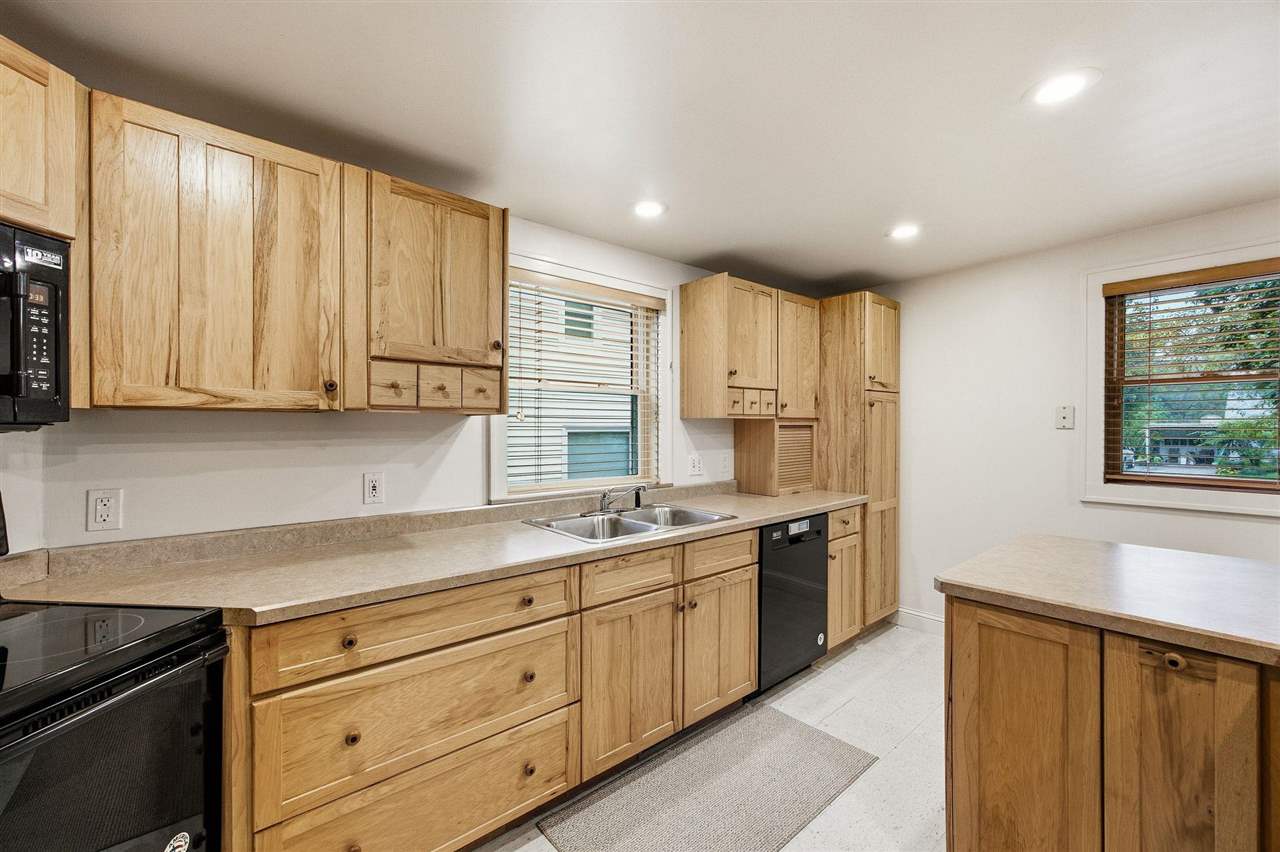913 Walnut Street Iowa City IA 52240-3343