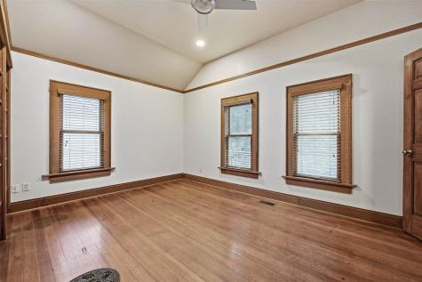 913 Walnut Street Iowa City IA 52240-3343